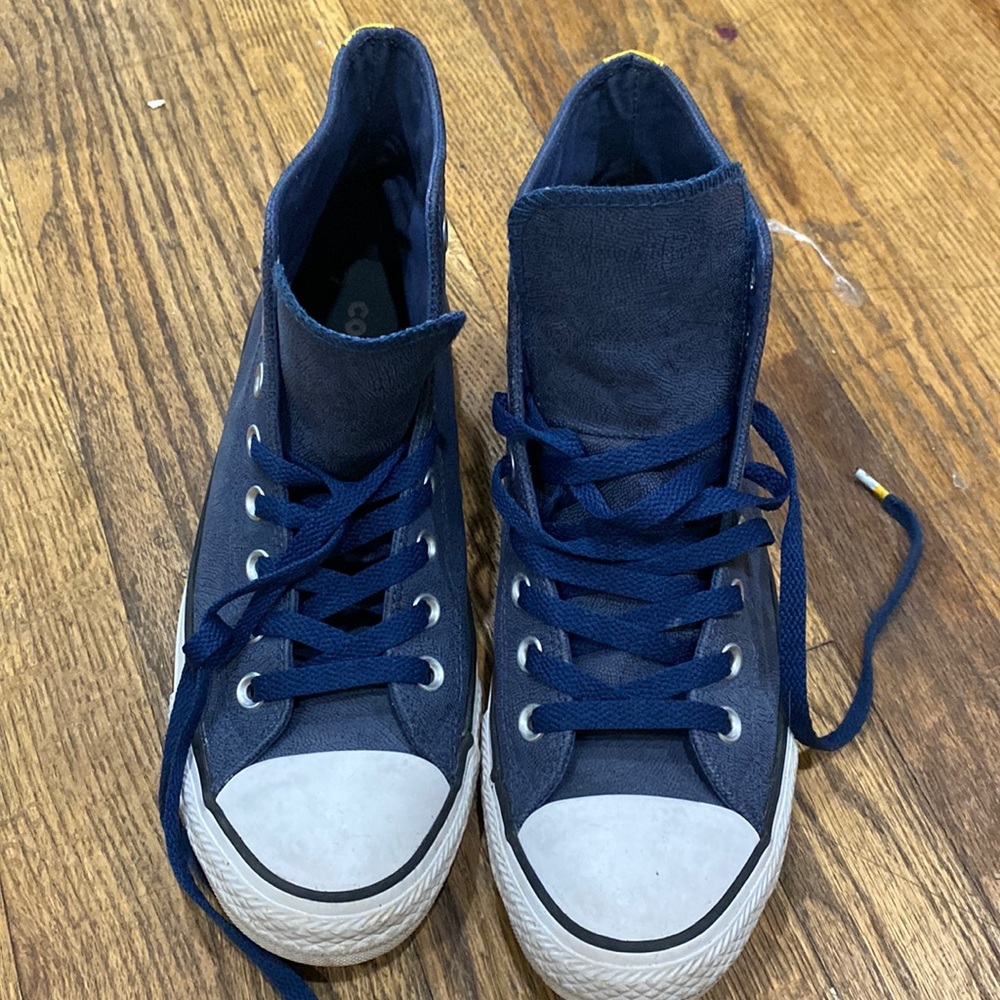 Converse Chuck Taylor All Star. Size 7.5. EUC.